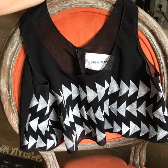 Black fluttery tank - Picture 2 of 4